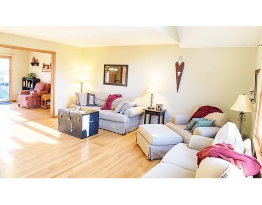 75 Fox Woods Dr, Springfield, MA 01129 photo 3