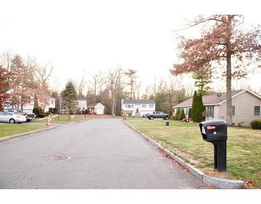 75 Fox Woods Dr, Springfield, MA 01129 photo 15