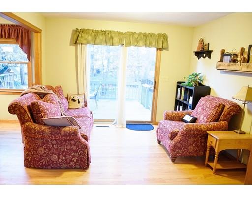 75 Fox Woods Dr, Springfield, MA 01129 photo 6