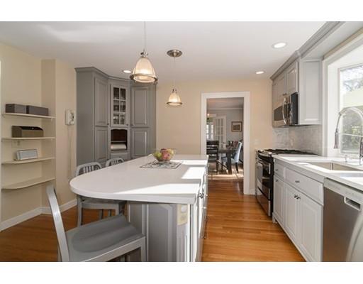 10 Roberts Rd, Wellesley, MA 02481 photo 3