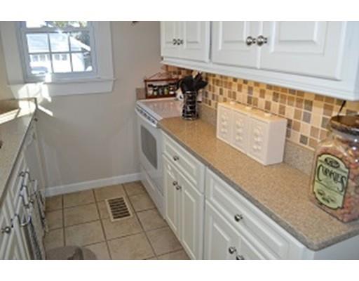33 Gault Rd, West Wareham, MA 02576 photo 3