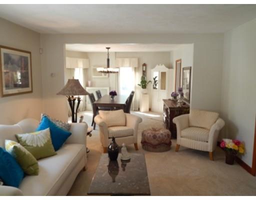 68 School St, Saugus, MA 01906 photo 2