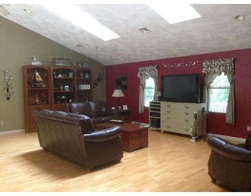 96 Elm St E, Raynham, MA 02767 photo 10