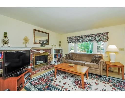 237 Mariner Cir, Cotuit, MA 02635 photo 4