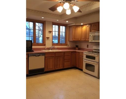 57 Dorset St, Springfield, MA 01108 photo 2