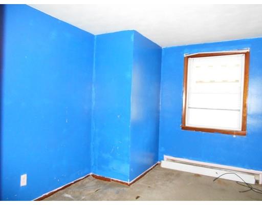 16 Kay St, Springfield, MA 01109 photo 4