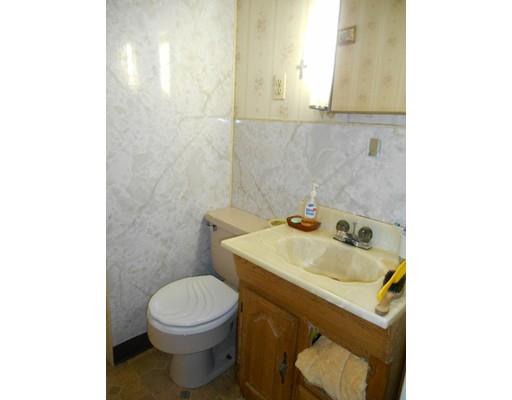 187 Marion St, Springfield, MA 01109 photo 10