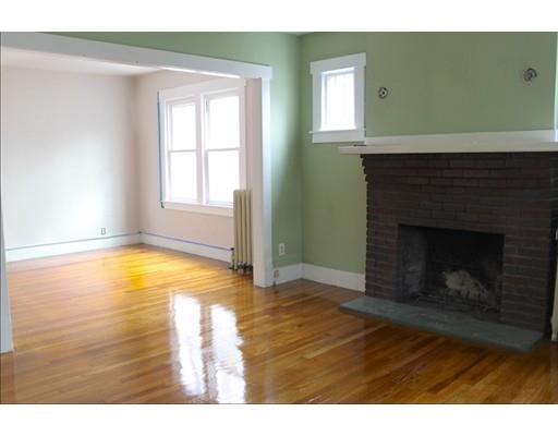 70 Mansfield St, Springfield, MA 01108 photo 4