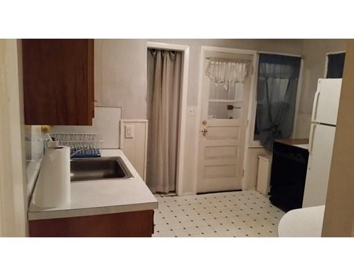 70 Mansfield St, Springfield, MA 01108 photo 9