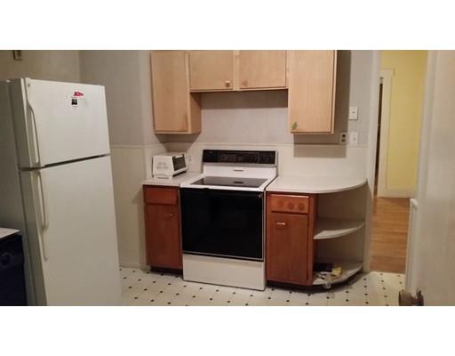 70 Mansfield St, Springfield, MA 01108 photo 8