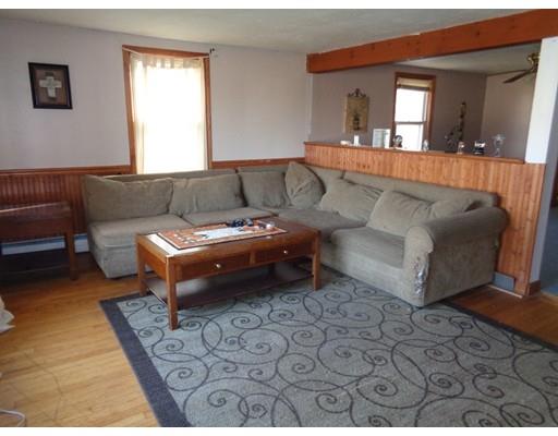 22 Ray St, Webster, MA 01570 photo 8