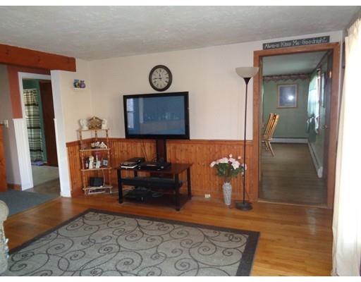 22 Ray St, Webster, MA 01570 photo 7