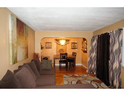 99 Blunt Rd, Springfield, MA 01109 photo 10