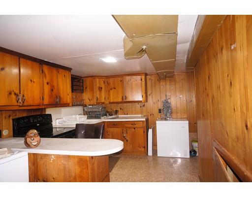 99 Blunt Rd, Springfield, MA 01109 photo 13