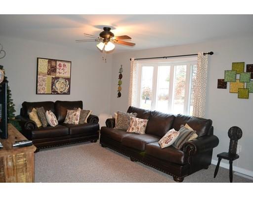 129 Acrebrook Rd, Springfield, MA 01129 photo 9
