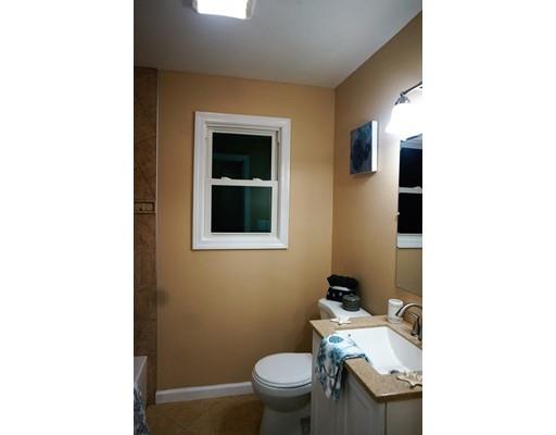 219 Pheland St, Springfield, MA 01109 photo 9