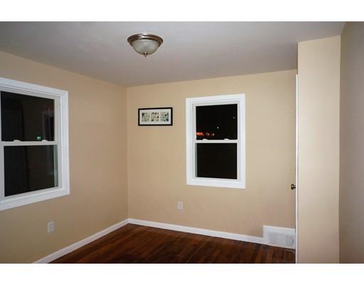 219 Pheland St, Springfield, MA 01109 photo 4