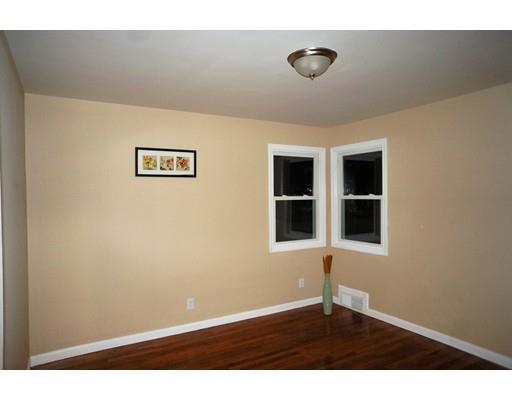 219 Pheland St, Springfield, MA 01109 photo 5