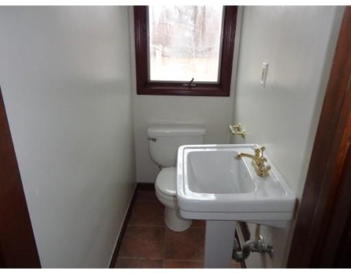 48 Donbray Rd, Springfield, MA 01119 photo 5