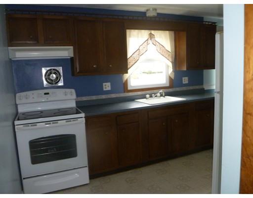 57 Albee St, Springfield, MA 01129 photo 3
