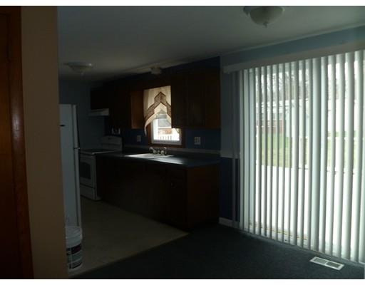 57 Albee St, Springfield, MA 01129 photo 4