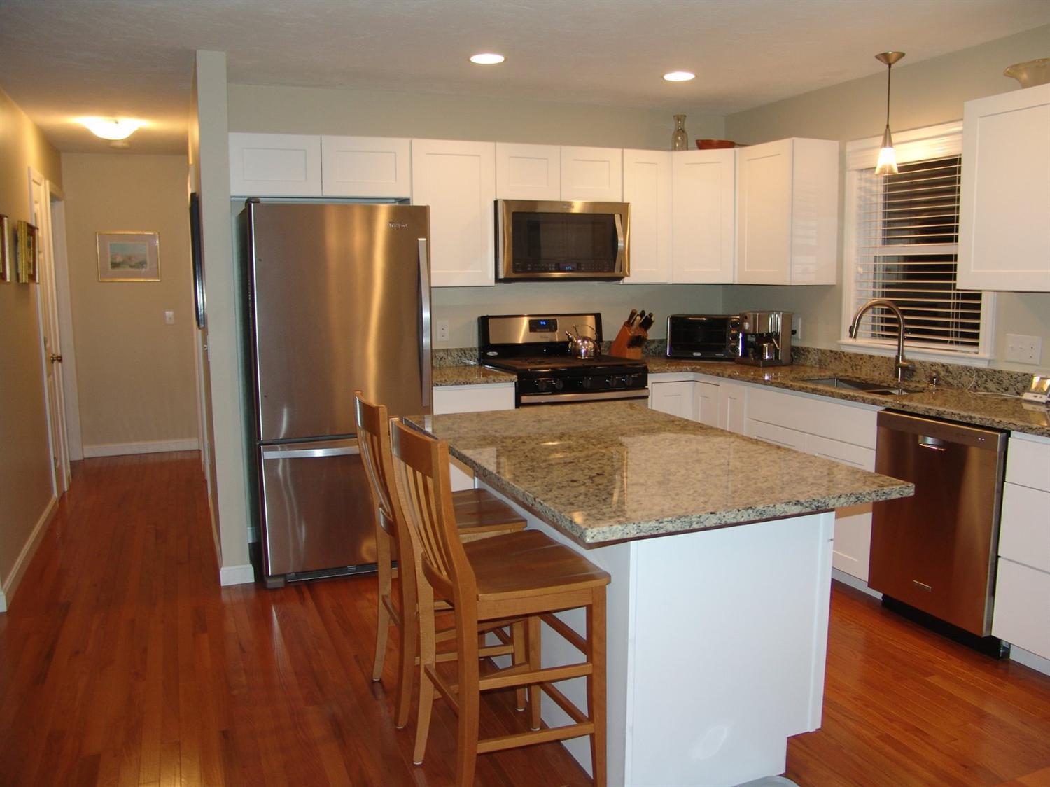 41 Rainbow Ln, Mashpee, MA 02649 photo 2