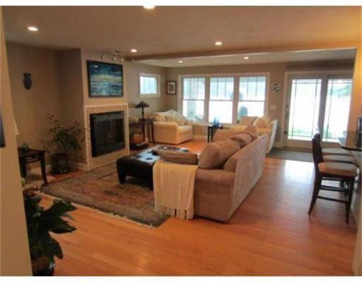 17 Beacon Rd, Webster, MA 01570 photo 8