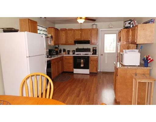 5 Robin Dr, Douglas, MA 01516 photo 3