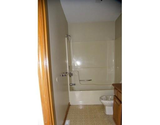 110 Lamplighter Ln #A, Springfield, MA 01119 photo 6