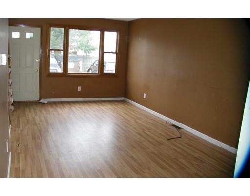 110 Lamplighter Ln #A, Springfield, MA 01119 photo 2