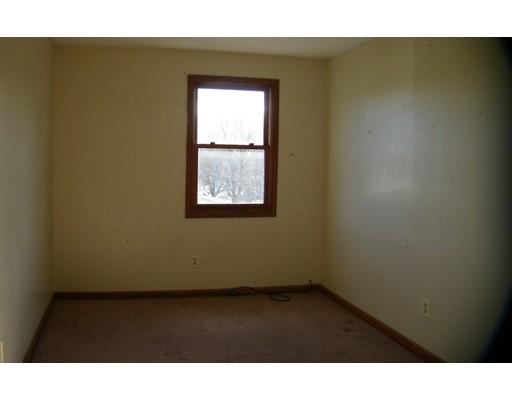 110 Lamplighter Ln #A, Springfield, MA 01119 photo 5