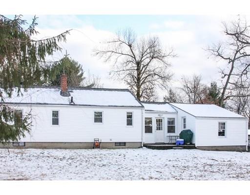136 Kerry Dr, Springfield, MA 01118 photo 4