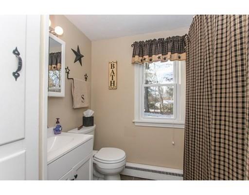 136 Kerry Dr, Springfield, MA 01118 photo 23