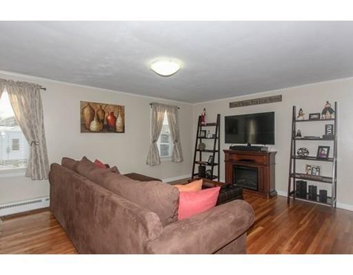 136 Kerry Dr, Springfield, MA 01118 photo 7