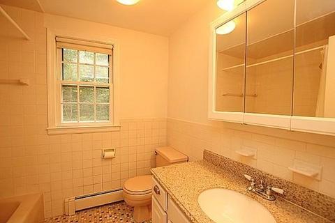 9 Oak Cir, Dover, MA 02030 photo 18
