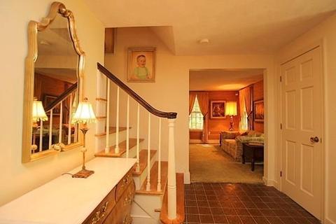 9 Oak Cir, Dover, MA 02030 photo 3