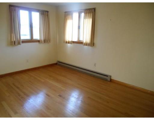39 Wanda St, Chicopee, MA 01013 photo 12