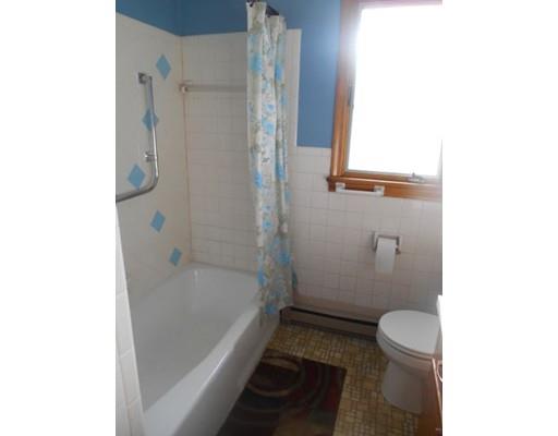 39 Wanda St, Chicopee, MA 01013 photo 11