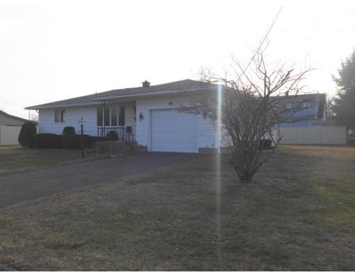 39 Wanda St, Chicopee, MA 01013 photo 2
