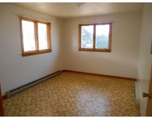 39 Wanda St, Chicopee, MA 01013 photo 16