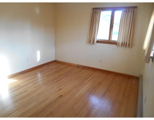 39 Wanda St, Chicopee, MA 01013 photo 13