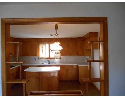 39 Wanda St, Chicopee, MA 01013 photo 9