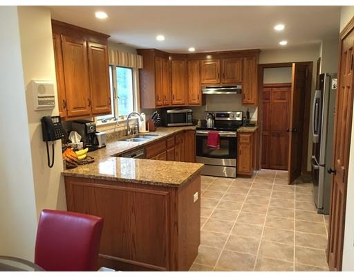 4 Beaverbrook Ln, Walpole, MA 02081 photo 6