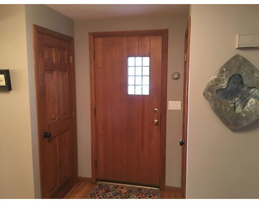 4 Beaverbrook Ln, Walpole, MA 02081 photo 4