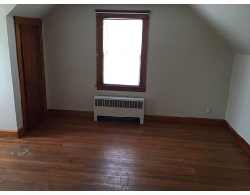 16 Arkwright Rd, Webster, MA 01570 photo 2