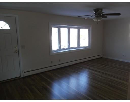 75 Warwick Rd, Chicopee, MA 01020 photo 3