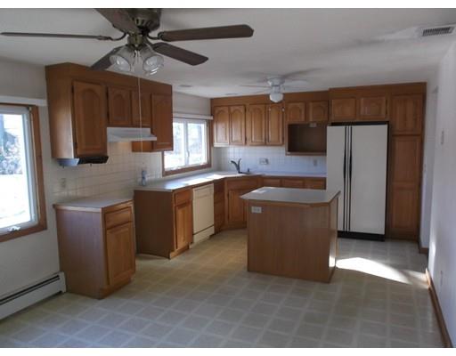 75 Warwick Rd, Chicopee, MA 01020 photo 2