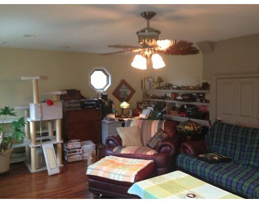127 Leonard St, Gloucester, MA 01930 photo 3