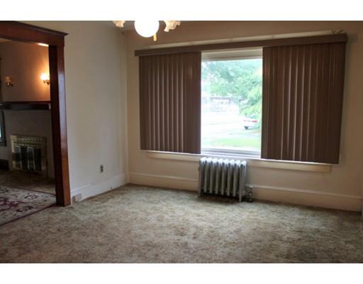 32 Saint James Cir, Springfield, MA 01104 photo 13
