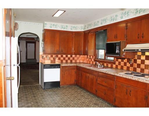 32 Saint James Cir, Springfield, MA 01104 photo 8